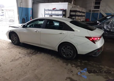 2024 Hyundai Elantra Sel из США, поврежденный, VIN KMHLM4DG8RU641589